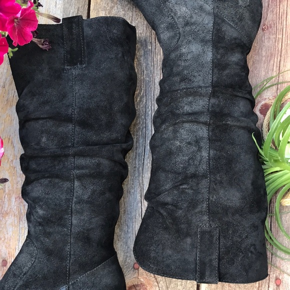 ☀️Born Barren Distressed Black Suede Tall Boot - Picture 4 of 14